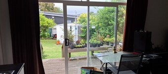 One bedroom Cabin. Walking distance to beach and center of town. Pet friendly.