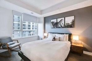 1 chambre, fer et planche à repasser, accès Internet