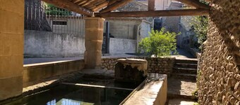 Village house with pool in the heart of Vaucluse