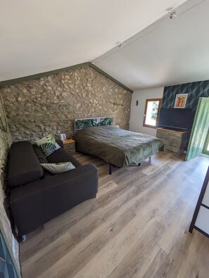 3 dormitorios, tabla de planchar con plancha, wifi y ropa de cama