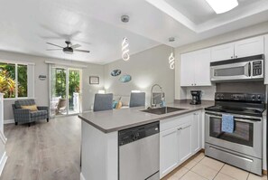 Fridge, microwave, oven, stovetop - Resort Vacation Home! Walk to Disney and B (Kapolei)