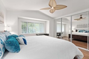 3 bedrooms, desk, Internet - Luxury Oasis Resort Villa (Kapolei)