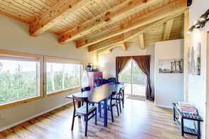 Dining - Views, Deck & Games Galore: Brian Head Home (Brian Head)