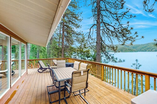 Lakefront Paradise w/ Private Dock