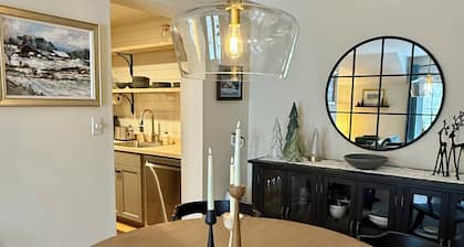 Quiet Village Gem! Cozy retreat for two.