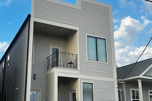 Exterior detail - 2 Mi to Dtwn Jazz Clubs & Soul Food! NOLA Home (New Orleans)