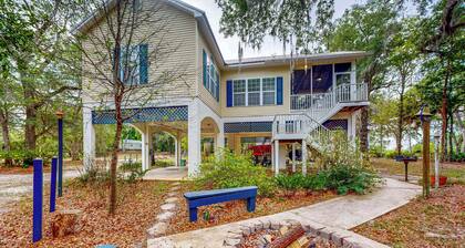 Dog-Friendly Riverfront 3BR w/ Fire Pit & Dock