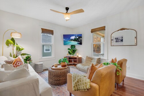 Northshore Chattanooga Bungalow • Sleeps 6 • Walkable Location