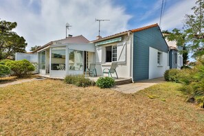 Exterior - Le Temps de Vivre – Family Home with Annex, Beach and Forest Access (Notre-Dame-de-Monts)