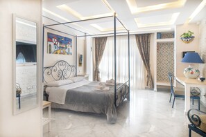 Luxury Triple Room, Non Smoking, Private Bathroom | In-room safe, free WiFi - Federico 70 Suite - Palermo  (Palermo)