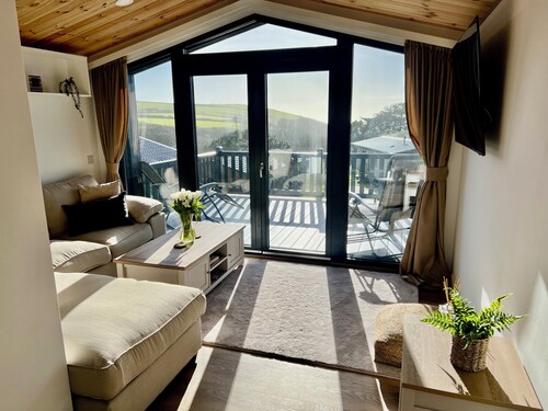 Super comfy, dog friendly eco lodge.