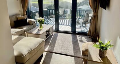 Super comfy, dog friendly eco lodge.