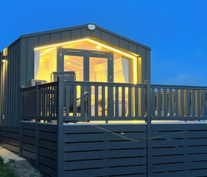 تفاصيل الفندق من الخارج