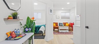 Laurel 27BnB.Executive style basement suite in a family friendly neighborhood.