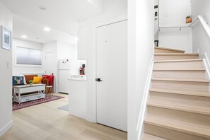 Interior - Laurel 27BnB.Executive style basement suite in a family friendly neighborhood. (Edmonton)