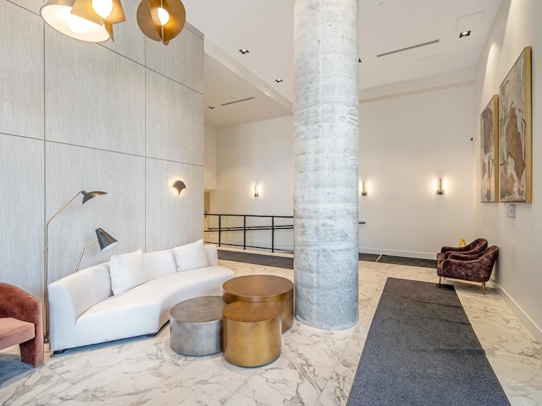 Modern High-rise 24th Floor Condo W Private Patio - Ontario
