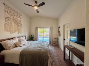 3 bedrooms, iron/ironing board, WiFi, bed sheets - Stylish Tucson Getaway • Pool • Hot Tub • Game Zone - Sleeps 7 (Oro Valley)