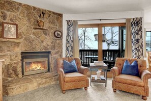 TV, peis og kontorer