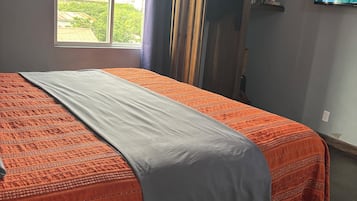 Iron/ironing board, WiFi