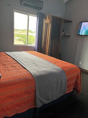 Tabla de planchar con plancha y wifi 