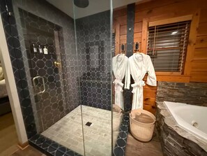 Shower, jetted bath, hair dryer, towels