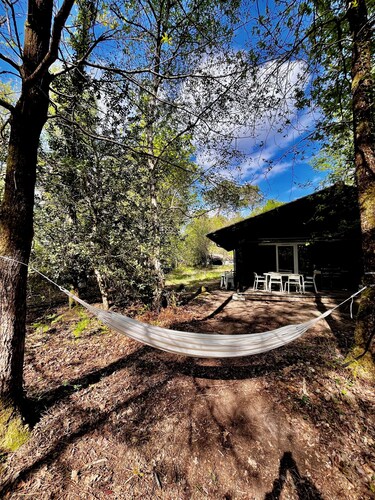 Chalet in the heart of the forest, with swimming pool between lake & ocean