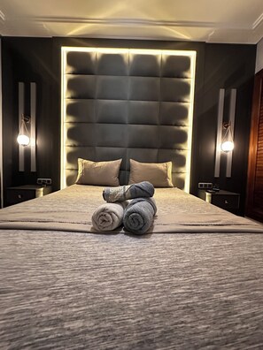 Iron/ironing board, WiFi, bed sheets - Marrakech Oasis 2-bedroom apartment with direct garden and pool access with AC (Marrakech)