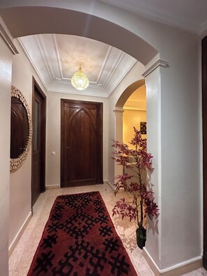Interior - Marrakech Oasis 2-bedroom apartment with direct garden and pool access with AC (Marrakech)
