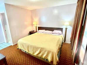 مكتب وتجهيزات عازلة للصوت وواي فاي مجانًا