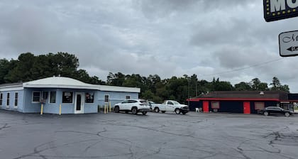 Imperial Motel Near Marion HWY 76