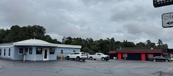 Imperial Motel Near Marion HWY 76