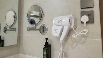 Deluxe-suite - 1 kingsize-seng - tekøkken | Badeværelse