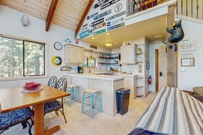 Dining - Dog-Friendly Retreat w/ Lake Views in Kings Beach (Kings Beach)