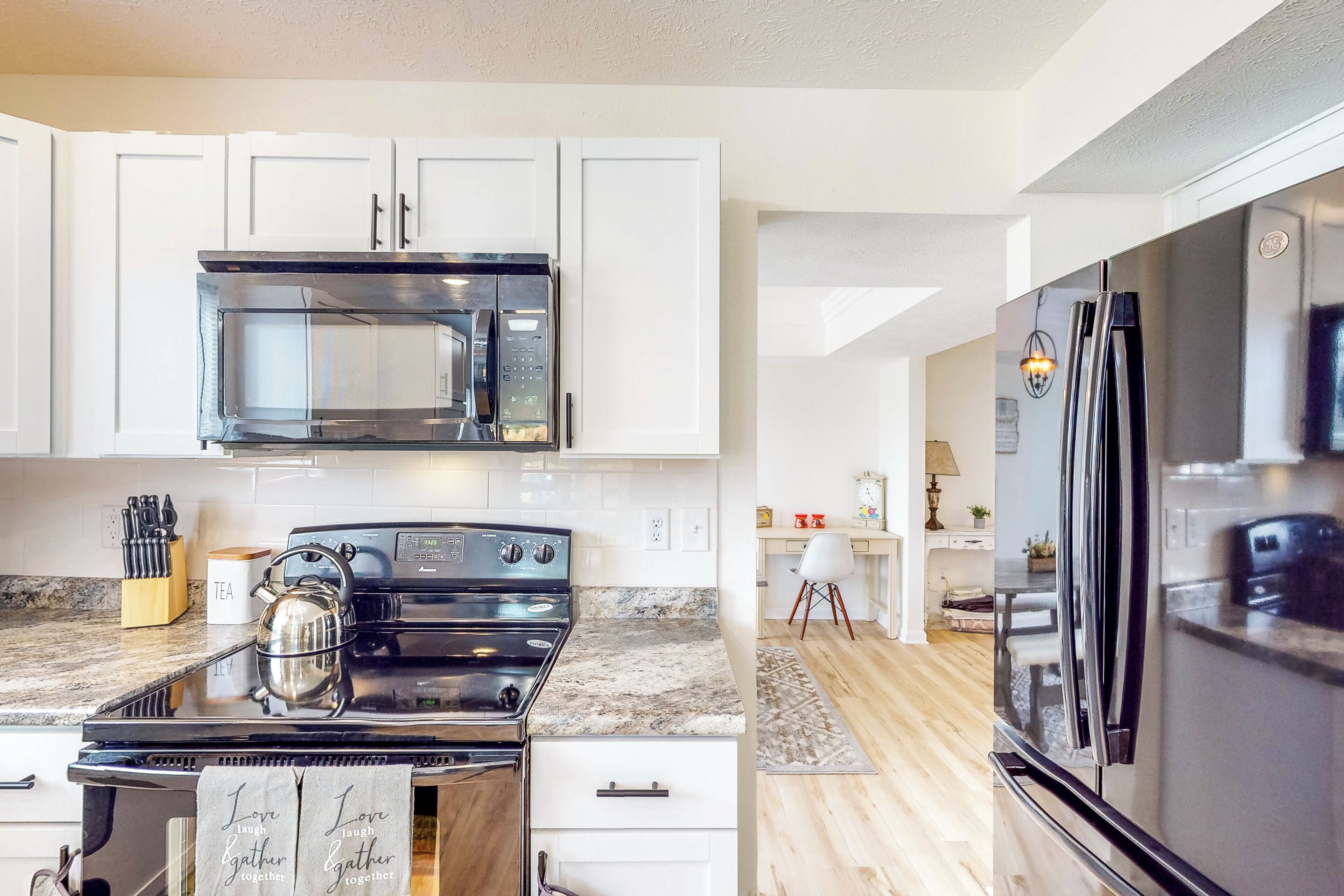 Fridge, microwave, stovetop, dishwasher