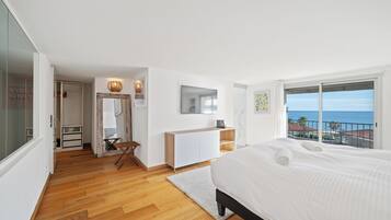 5 slaapkamers, een strijkplank/strijkijzer, wifi, beddengoed