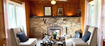 Chic 2 Bedroom Farmhouse near Sequoia National Park