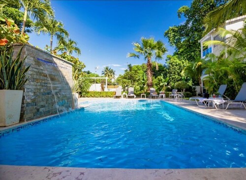 Stylish 2BR in Sosua with Pool, Bbq, Fast Internet & Back up Generator