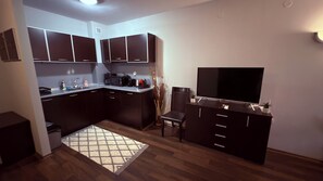 Deluxe Apartment, City View | Soundproofing, iron/ironing board, free WiFi - Florimont Heights Apart Complex (Bansko)