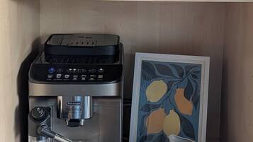 Kaffee und/oder Kaffeemaschine