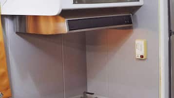 Standard Studio, Beachfront | Private kitchen