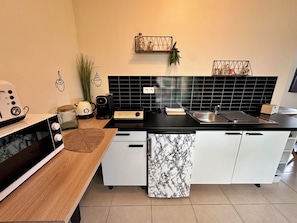 Fridge, microwave, oven, stovetop - The birdies house (Trans-en-Provence)