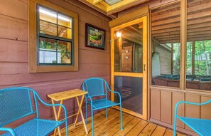 Terrace/patio - Cozy 1-Bedroom Shack with Hot Tub & Porch (Sevierville)