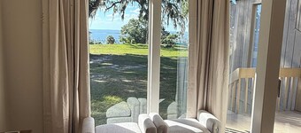 Sweetwater-Newly renovated bay view studio Sleeps 2 Near Interstate in Daphne AL