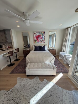 1 bedroom, iron/ironing board, internet, bed sheets