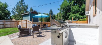 8th St Retreat: Loveland Comfort