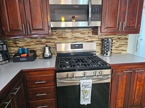 Private kitchen - Entire rental unit in Calibishie, Dominica (Calibishie)