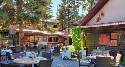 Laughing Horse Lodge