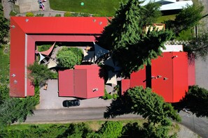 المنشأة من الخارج