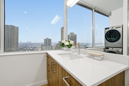 Luxury 2Bed2Bath Stunningview Downtown Edmonton Cad 5min 2 Rogers + Free Parking