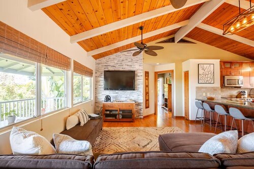 Marvelous 3-bedroom house in welcoming Kailua-Kona neighborhood